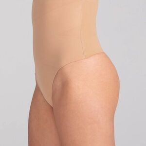 NWT Honeylove Shapewear Super Power Thong, Medium, Sand color